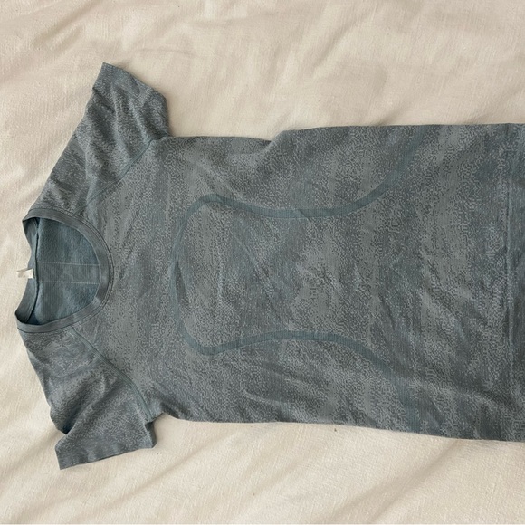 Lululemon short sleeve swiftly - Picture 1 of 3